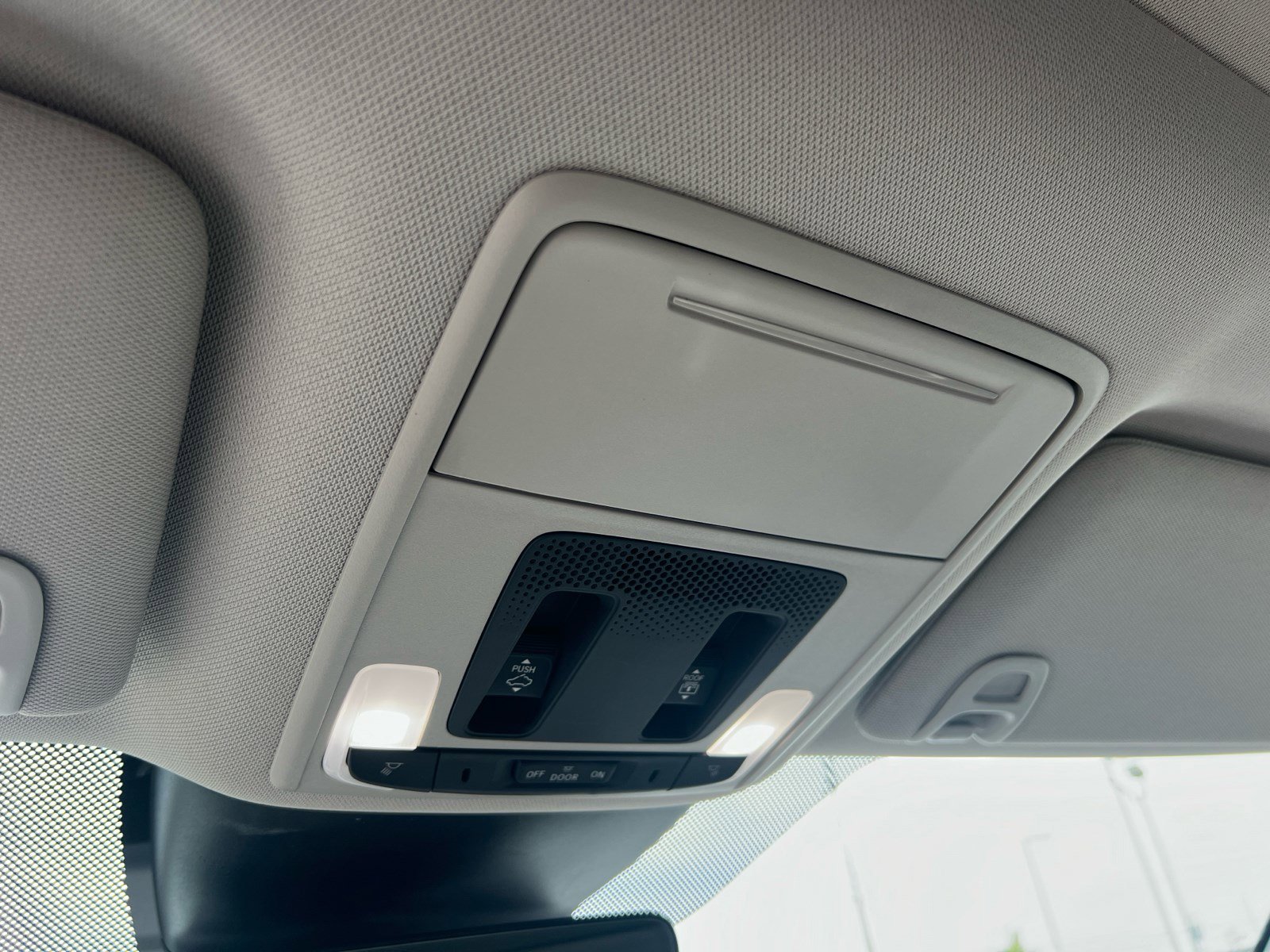 2025 Honda Pilot Touring photo 21