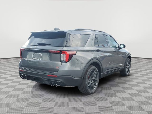2025 Ford Explorer ST photo 4