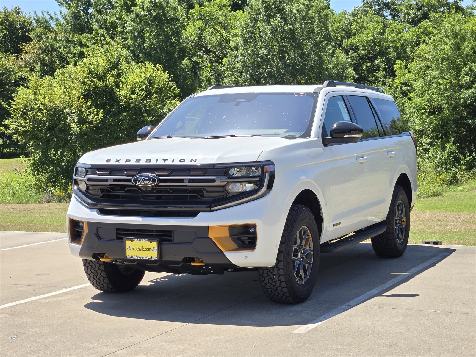 2025 Ford Expedition photo 2