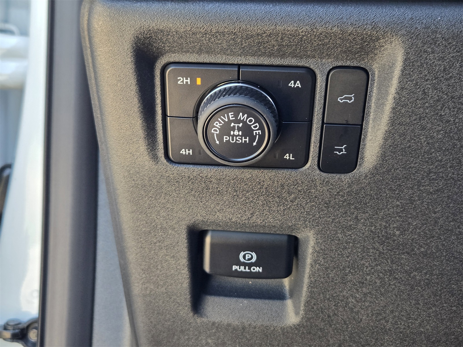 2025 Ford Expedition photo 17