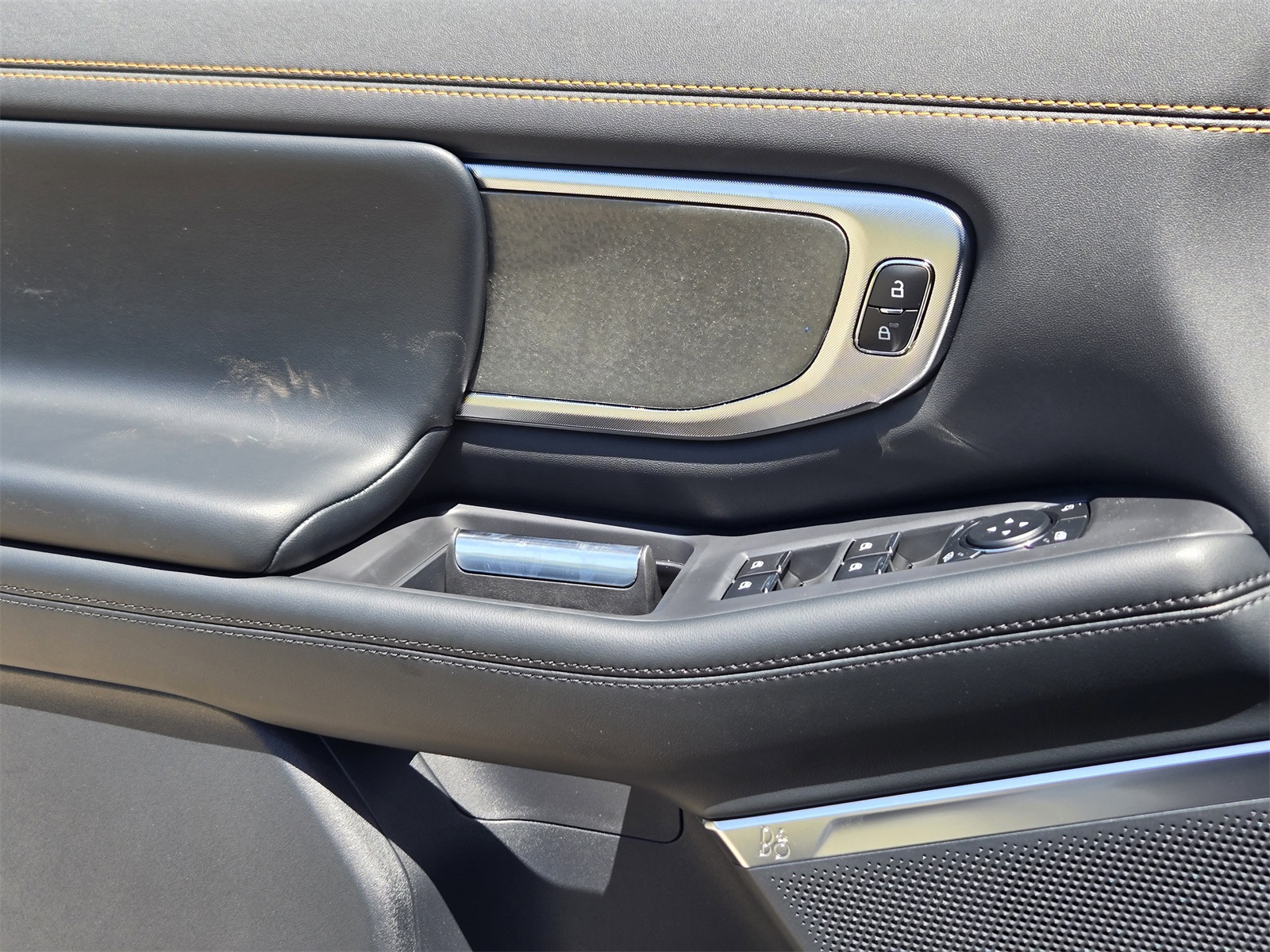 2025 Ford Expedition photo 18