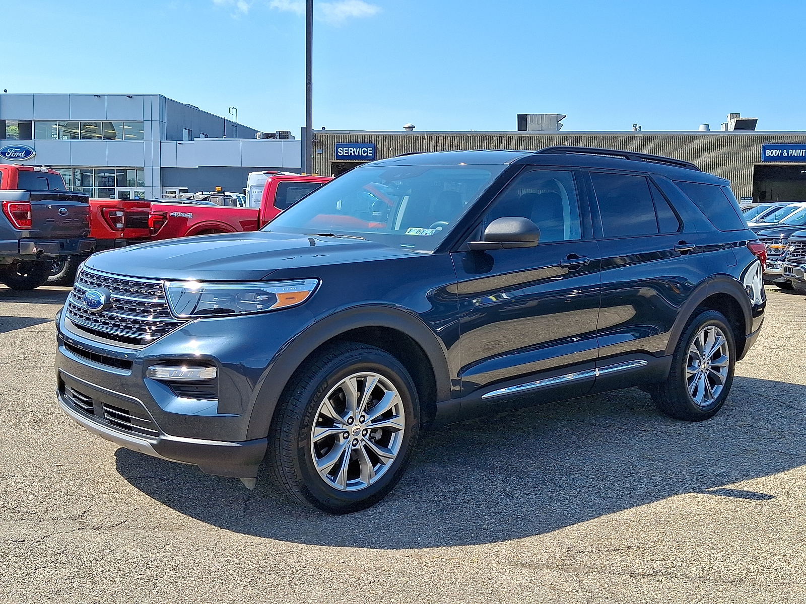 2022 Ford Explorer XLT photo 3