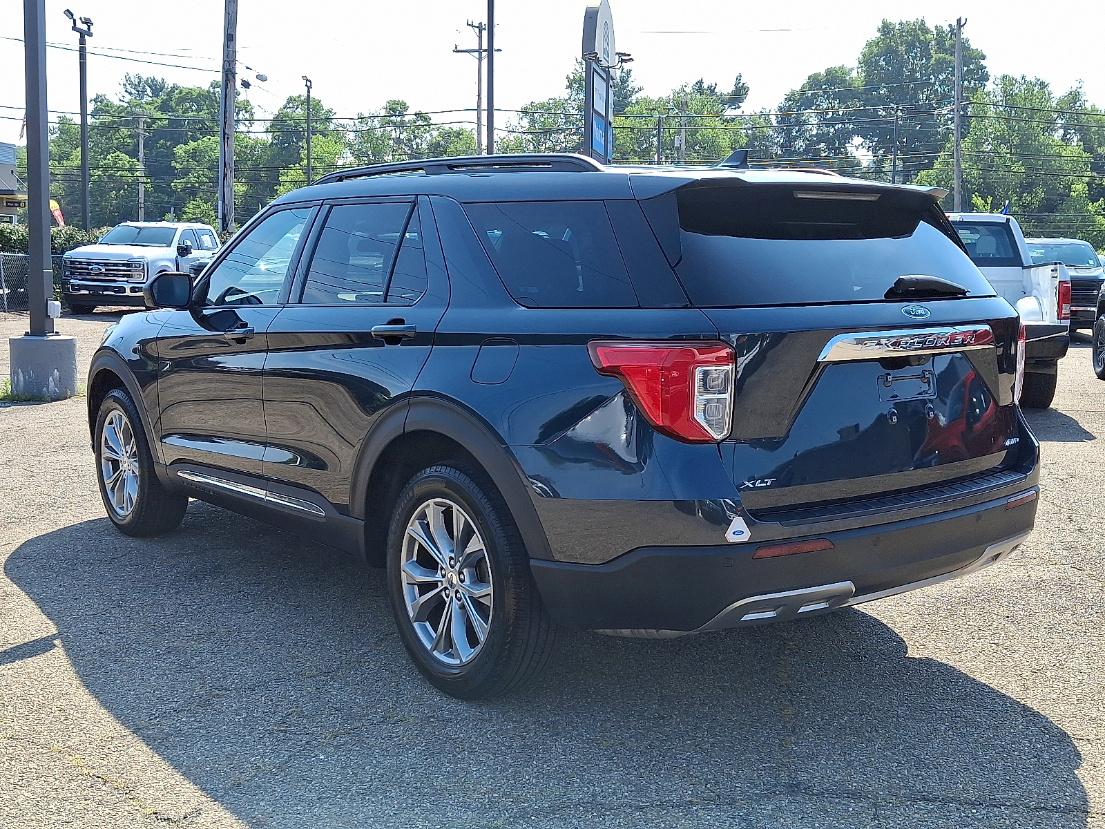 2022 Ford Explorer XLT photo 4