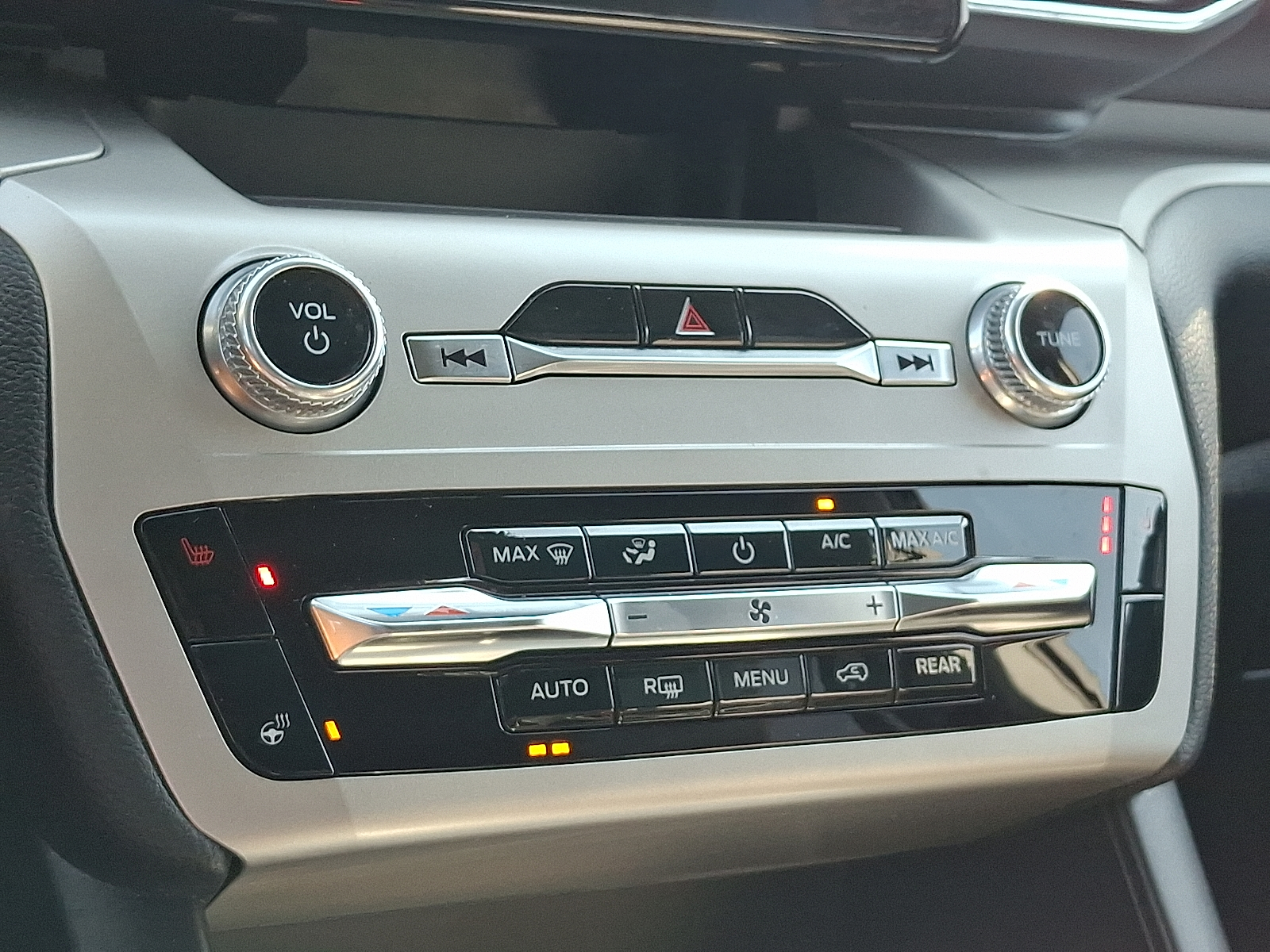 2022 Ford Explorer XLT photo 15