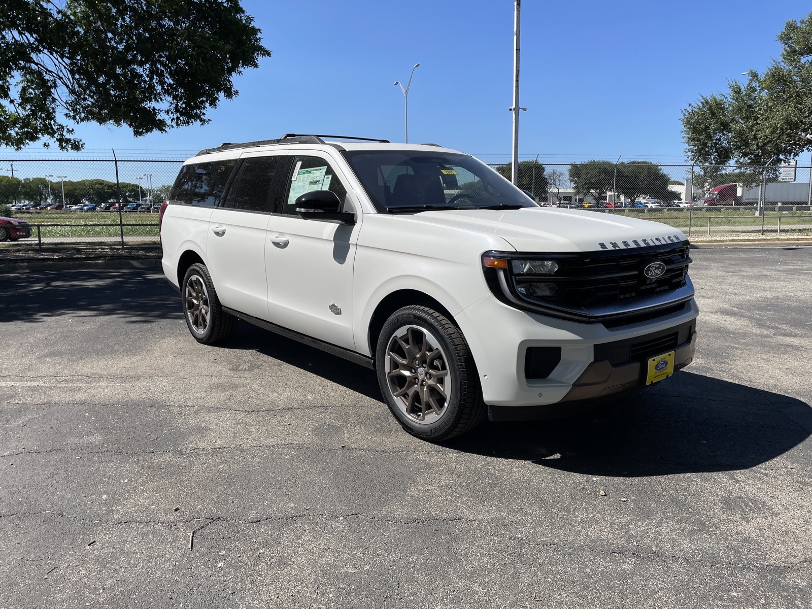 2025 Ford Expedition MAX King Ranch photo 3