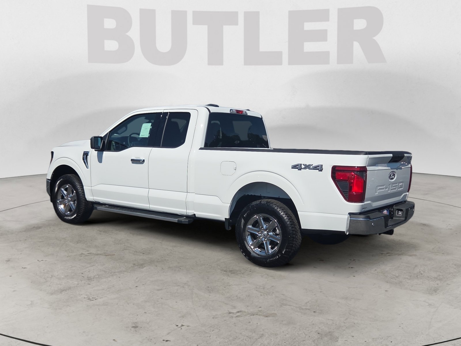 2025 Ford F-150 XLT photo 2
