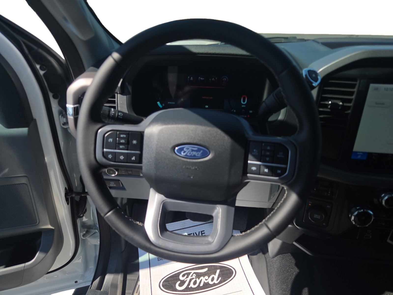 2025 Ford F-150 XLT photo 11