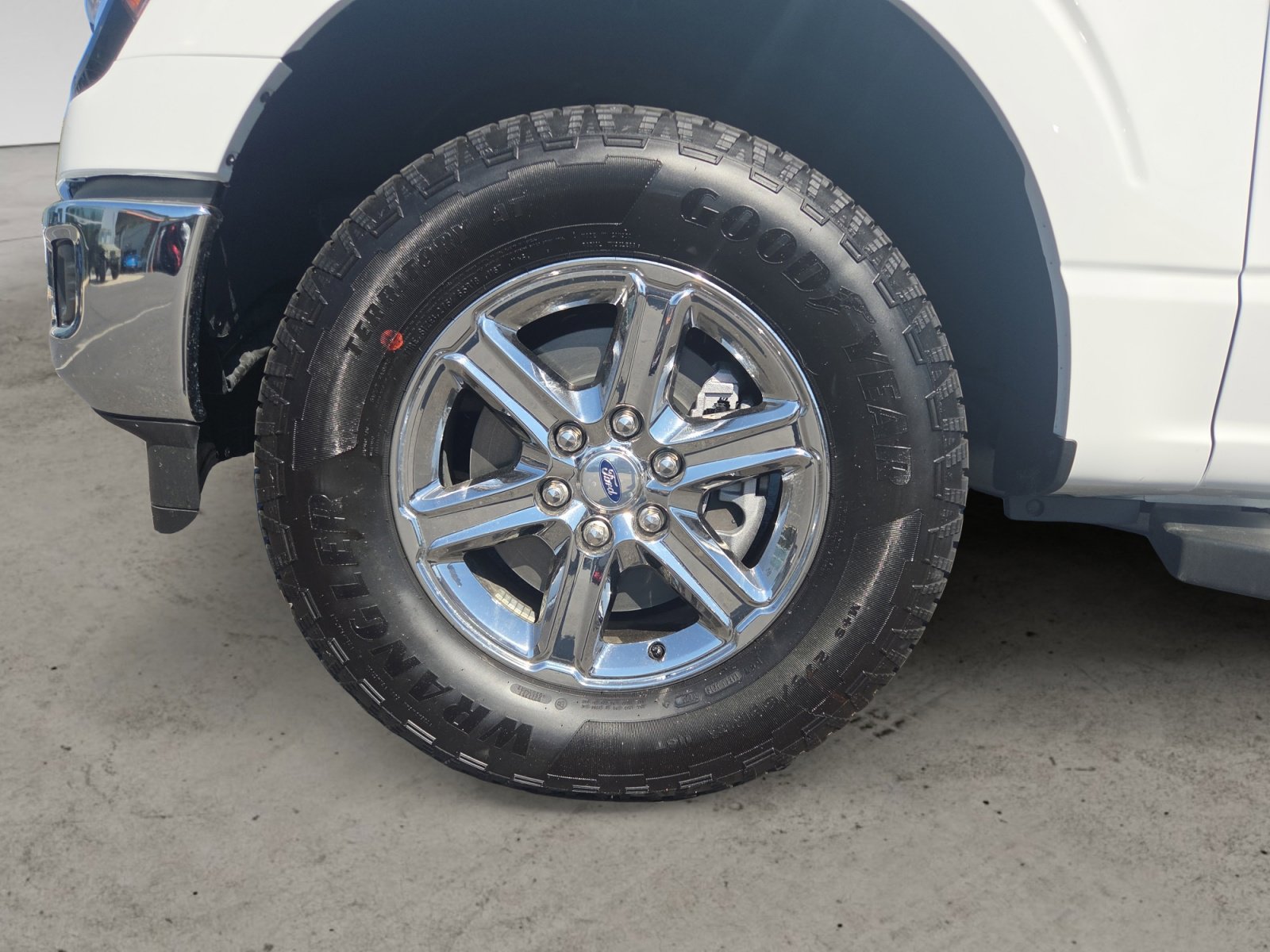 2025 Ford F-150 XLT photo 13