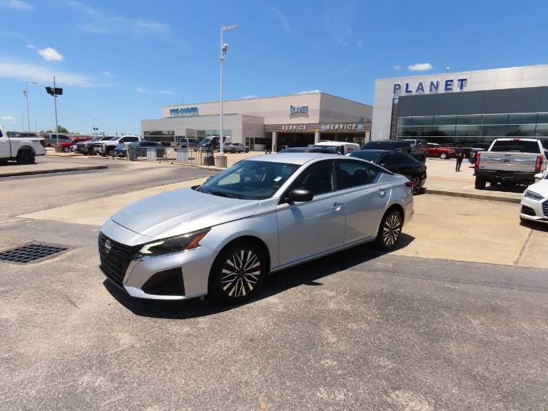 2024 Nissan Altima 2.5 SV AWD Sedan