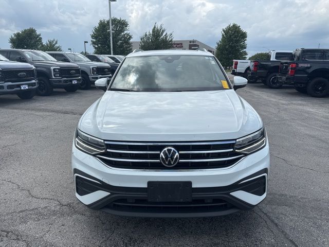 Used 2022 Volkswagen Tiguan SE with VIN 3VV2B7AX0NM073382 for sale in Kansas City