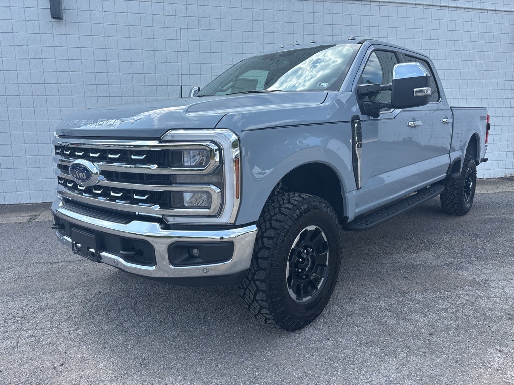 New 2025 Ford F-250SD LARIAT