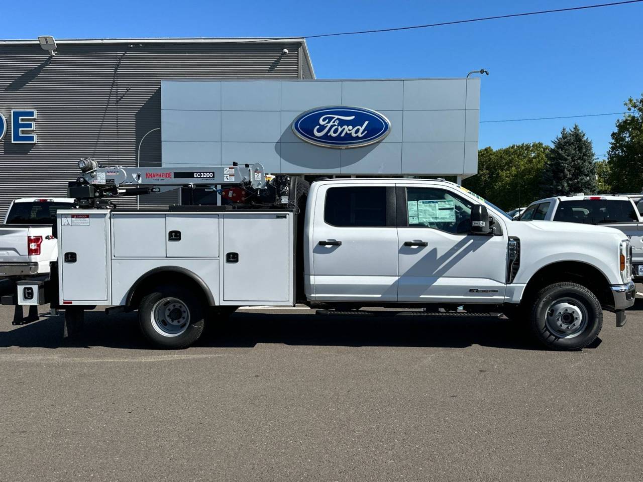 2024 Ford F-350 Super Duty Chassis Cab XL - Photo 7