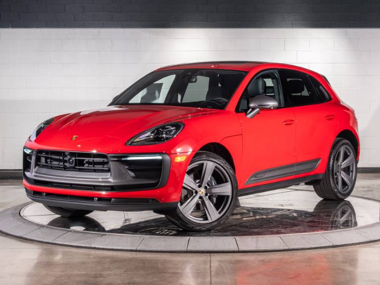 2025 Porsche Macan T