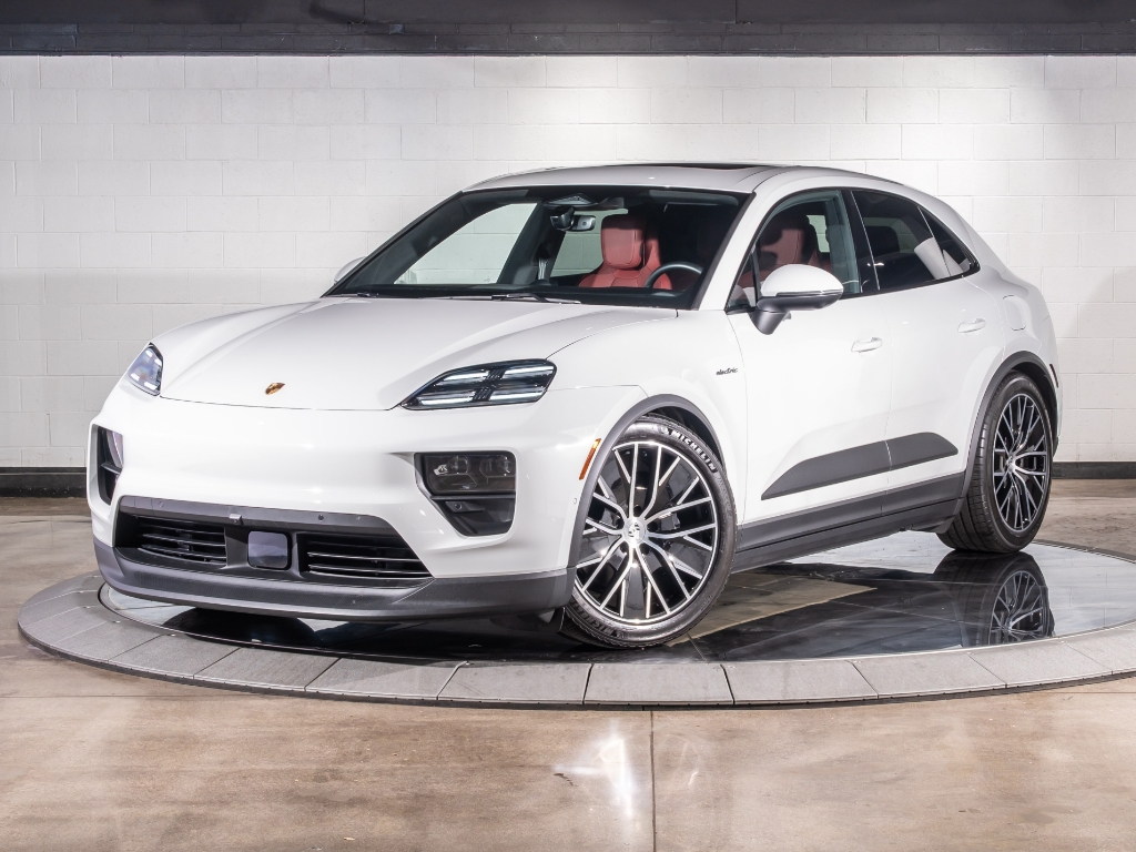 2025 Porsche Macan Electric 4S