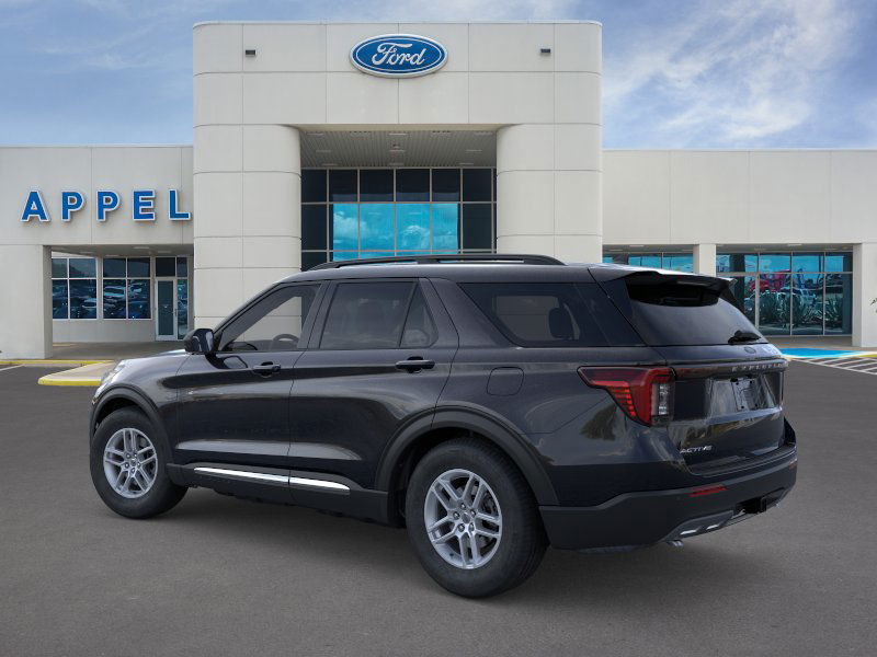 2025 Ford Explorer photo 2