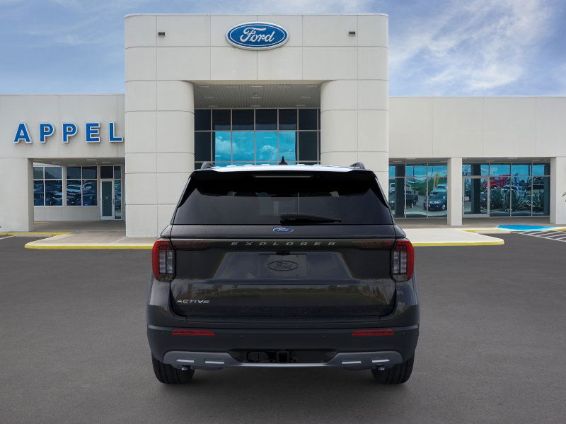 2025 Ford Explorer photo 3