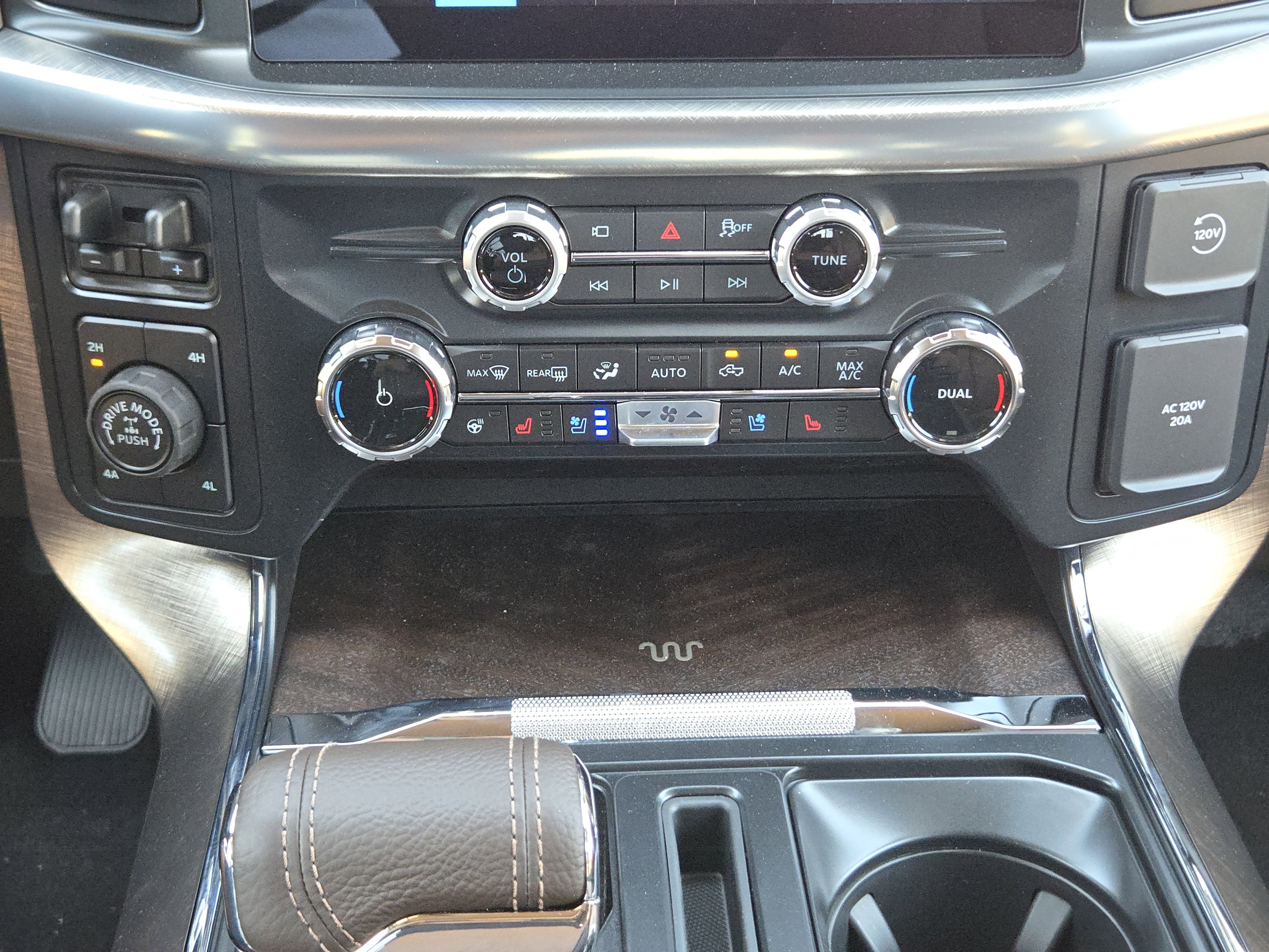 2025 Ford F-150 King Ranch photo 11