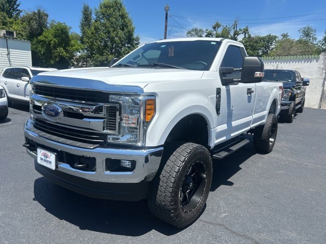 2017 Ford F-250 XLT photo 4