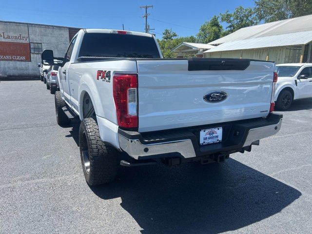 2017 Ford F-250 XLT photo 6