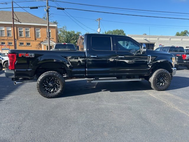 2017 Ford F-250 XLT photo 2