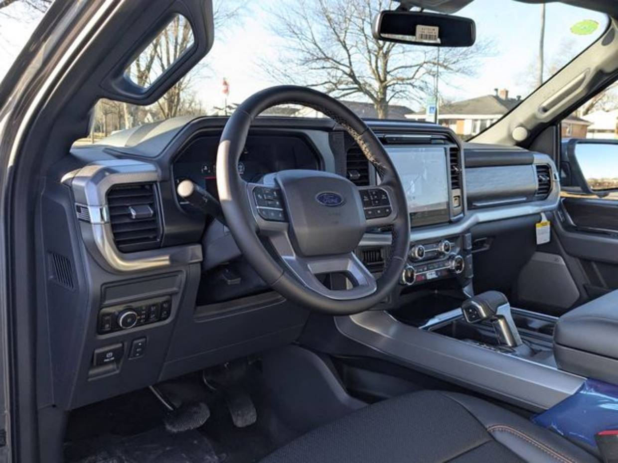 2025 Ford F-150 Lariat - Photo 10