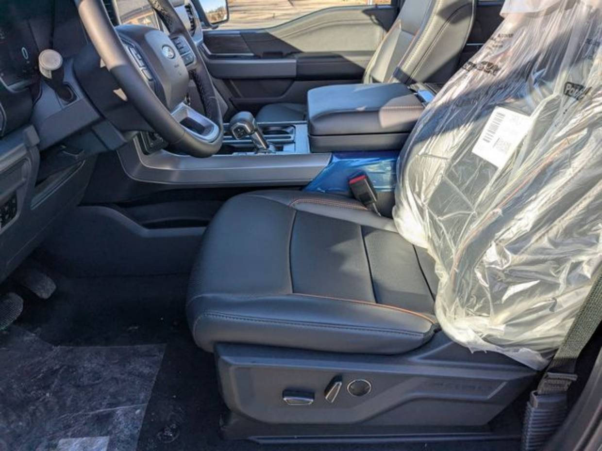 2025 Ford F-150 Lariat - Photo 11
