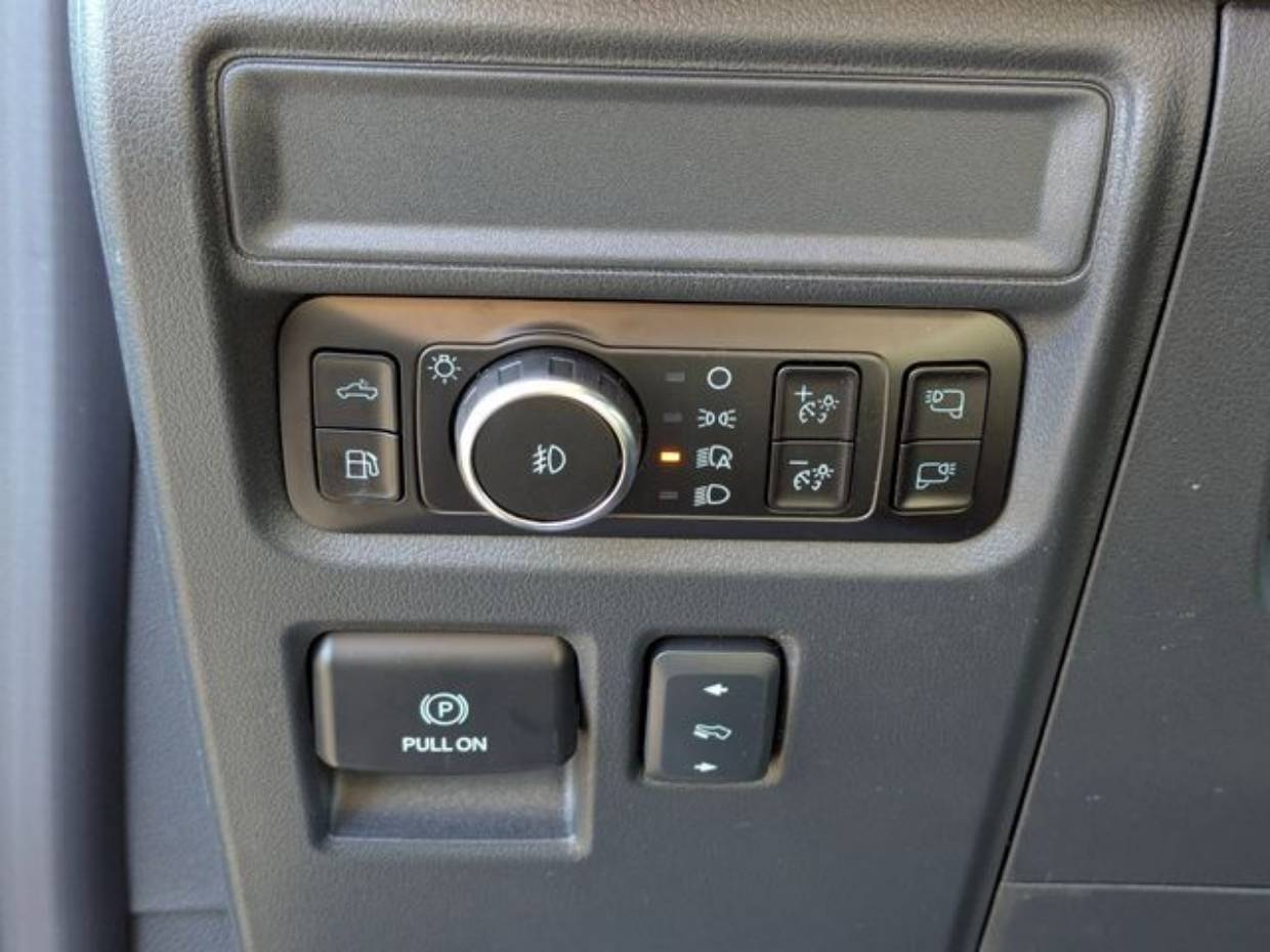 2025 Ford F-150 Lariat - Photo 12