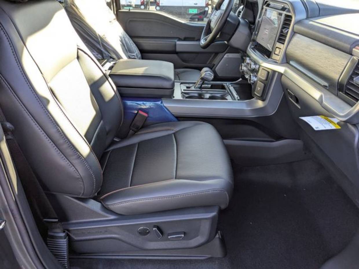 2025 Ford F-150 Lariat - Photo 25