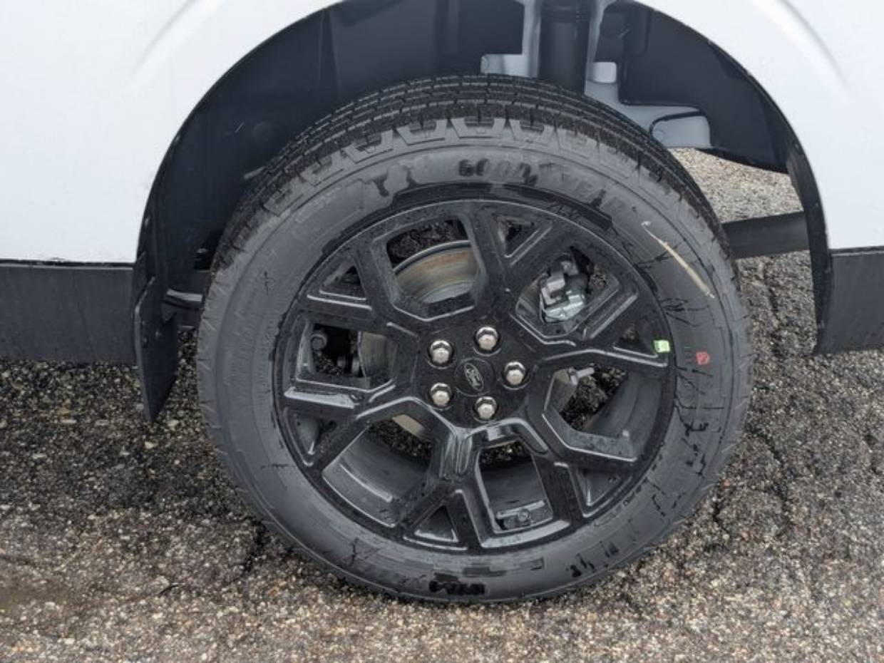 2025 Ford Maverick XLT - Photo 9