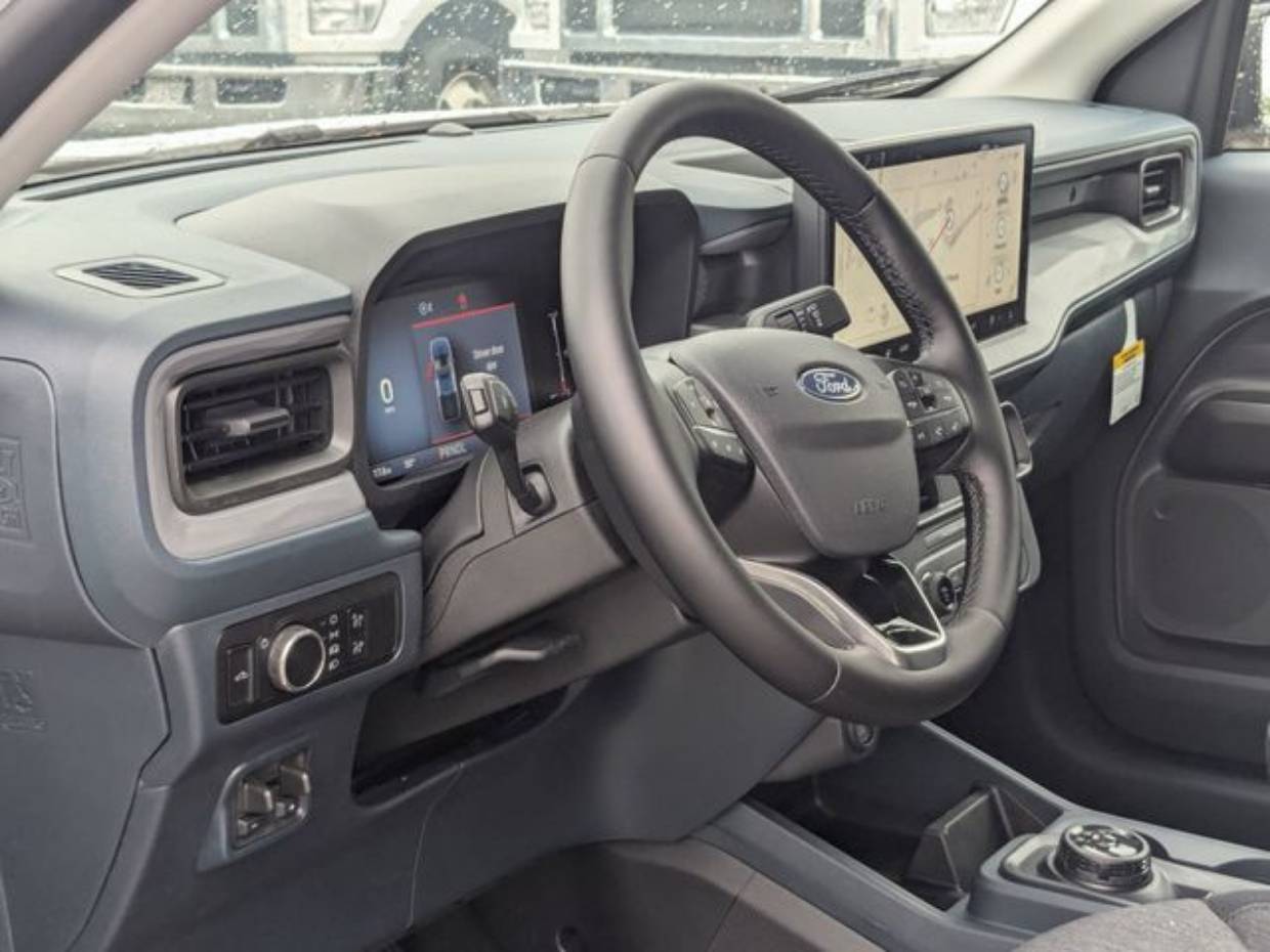 2025 Ford Maverick XLT - Photo 12