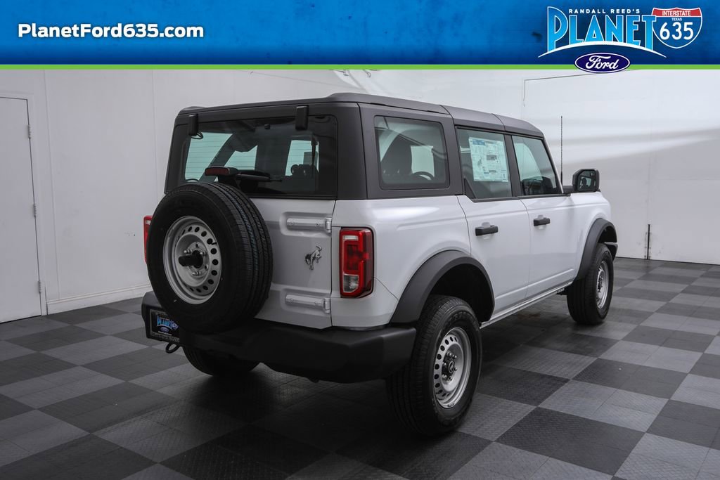 2025 Ford Bronco Base photo 4