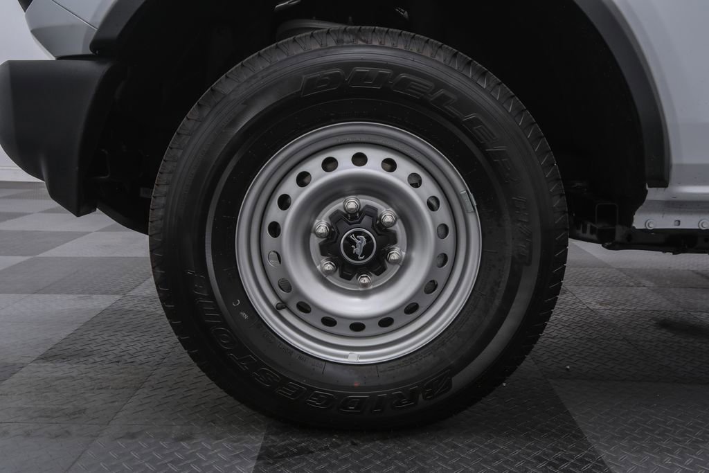 2025 Ford Bronco Base photo 5