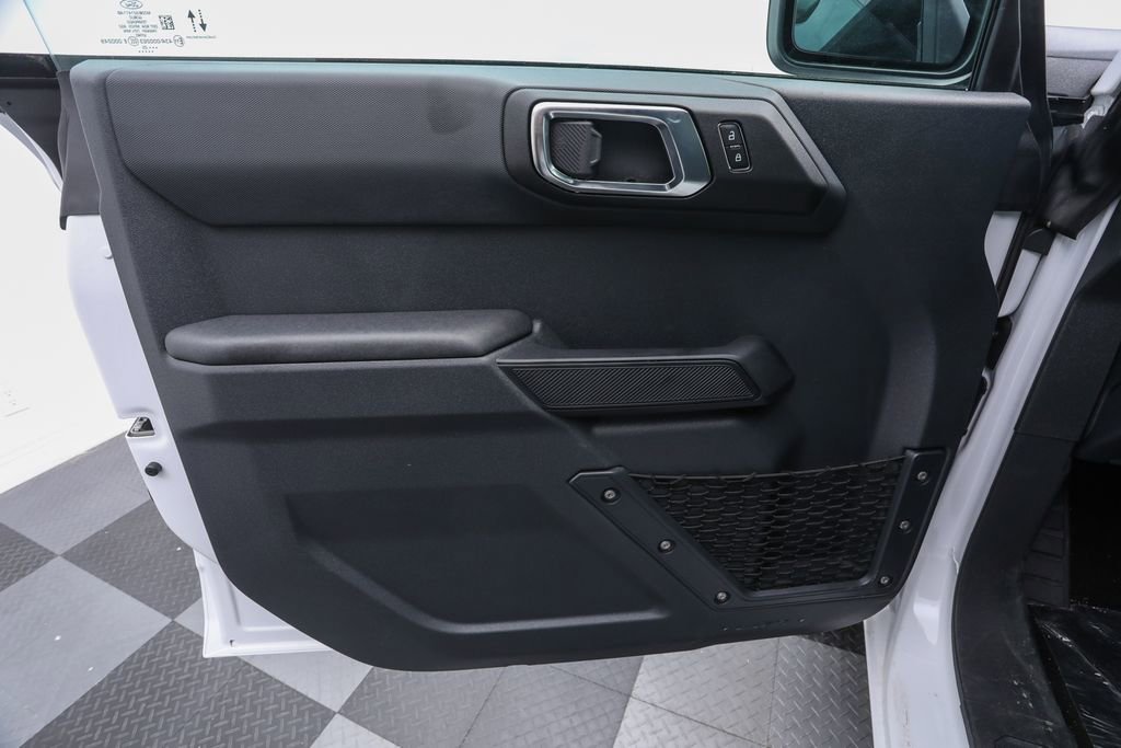 2025 Ford Bronco Base photo 7