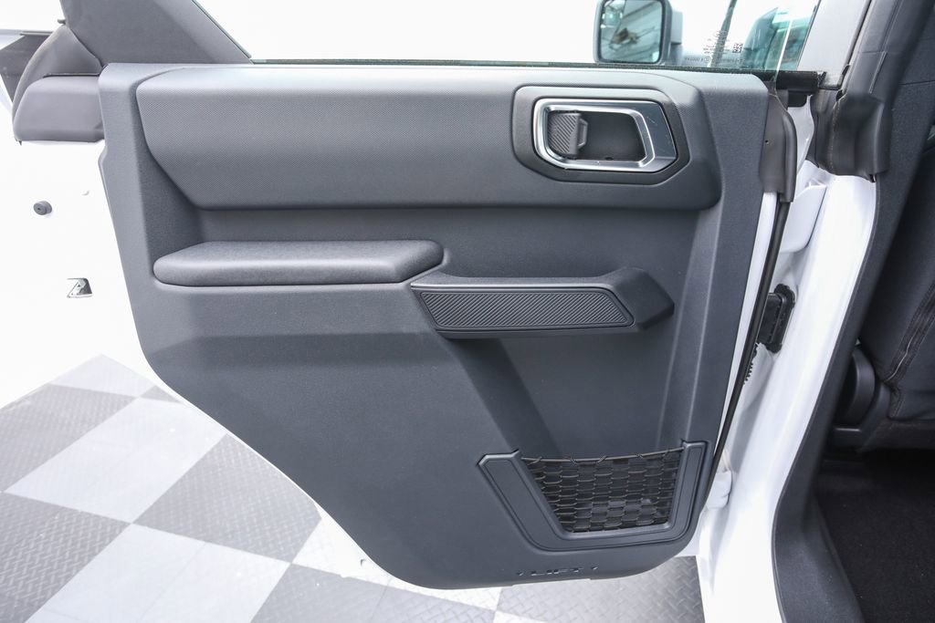 2025 Ford Bronco Base photo 13