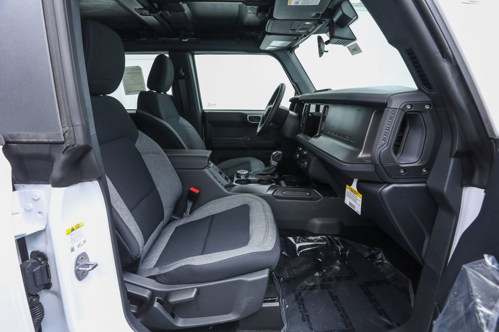2025 Ford Bronco Base photo 15
