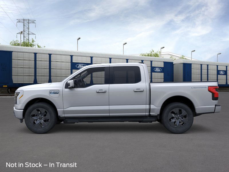 2025 Ford F-150 Lightning Lariat photo 2