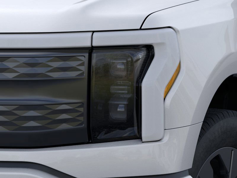 2025 Ford F-150 Lightning Lariat photo 17