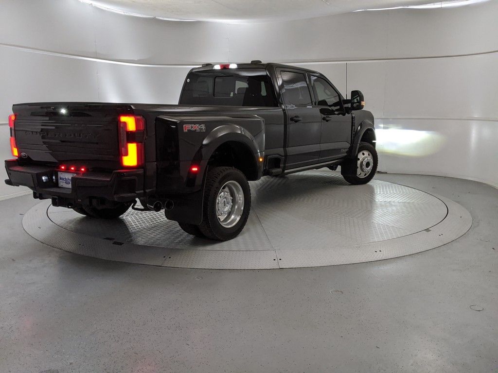 2025 Ford F-450 Platinum photo 3