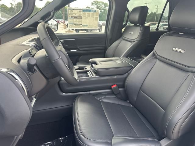 2025 Ford Expedition Platinum photo 9