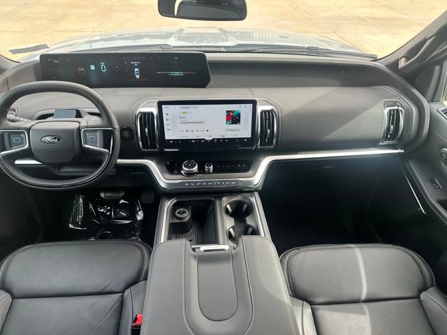 2025 Ford Expedition Platinum photo 12