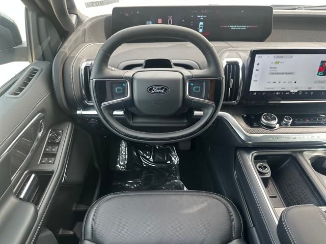 2025 Ford Expedition Platinum photo 13