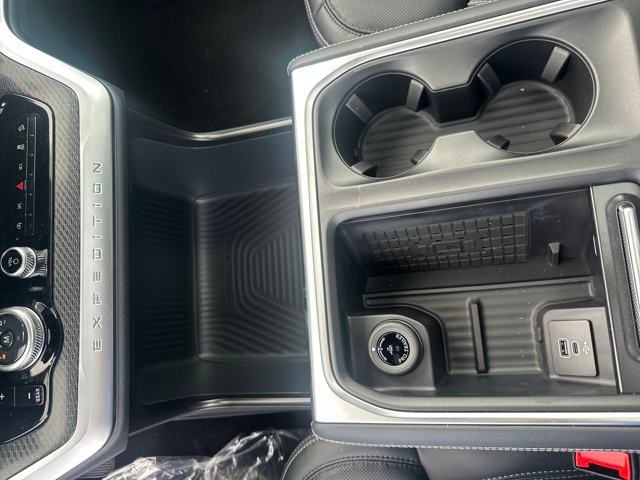 2025 Ford Expedition Platinum photo 29