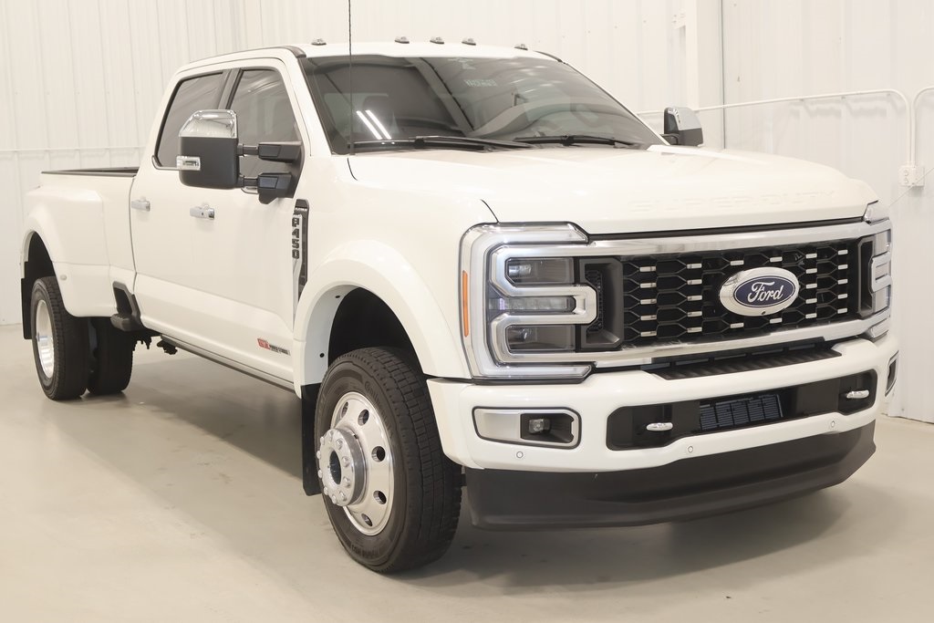 2023 Ford F-450 Platinum photo 3