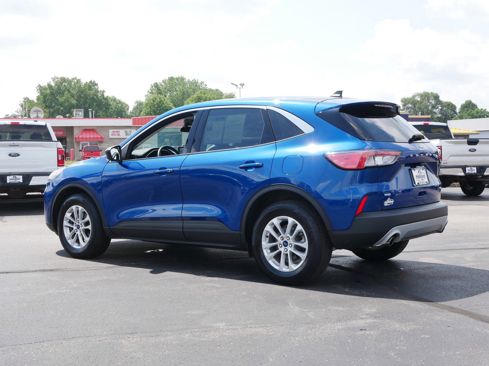 Used 2022 Ford Escape SE with VIN 1FMCU9G68NUB69937 for sale in St. Cloud, Minnesota