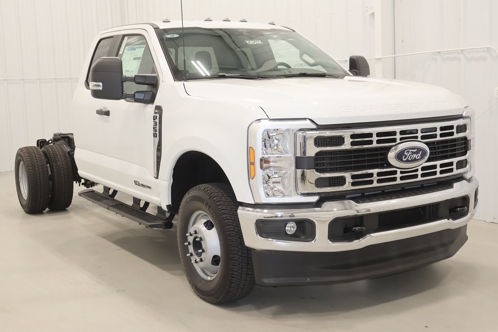 2025 Ford F-350 photo 25