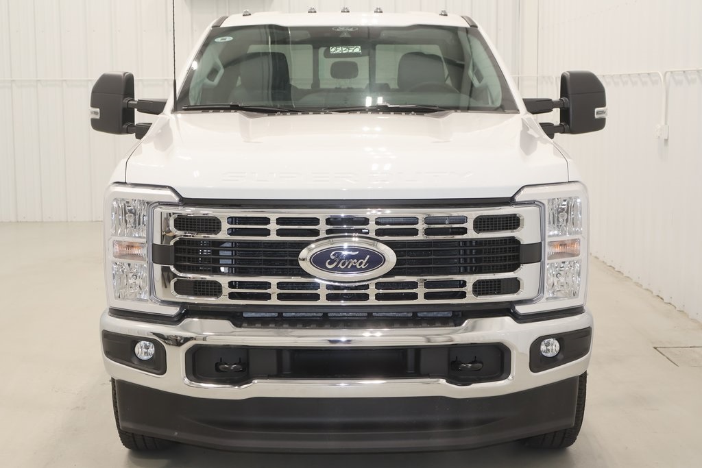 2025 Ford F-350 photo 26