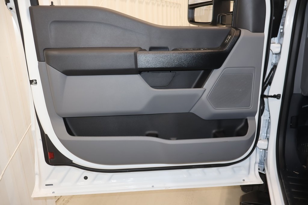 2025 Ford F-350 photo 6