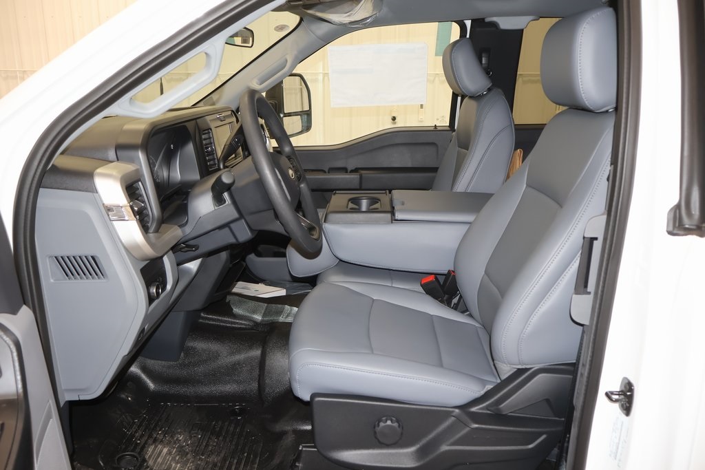 2025 Ford F-350 photo 8