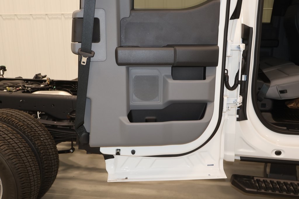 2025 Ford F-350 photo 9