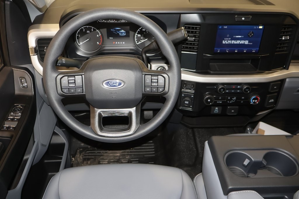 2025 Ford F-350 photo 11